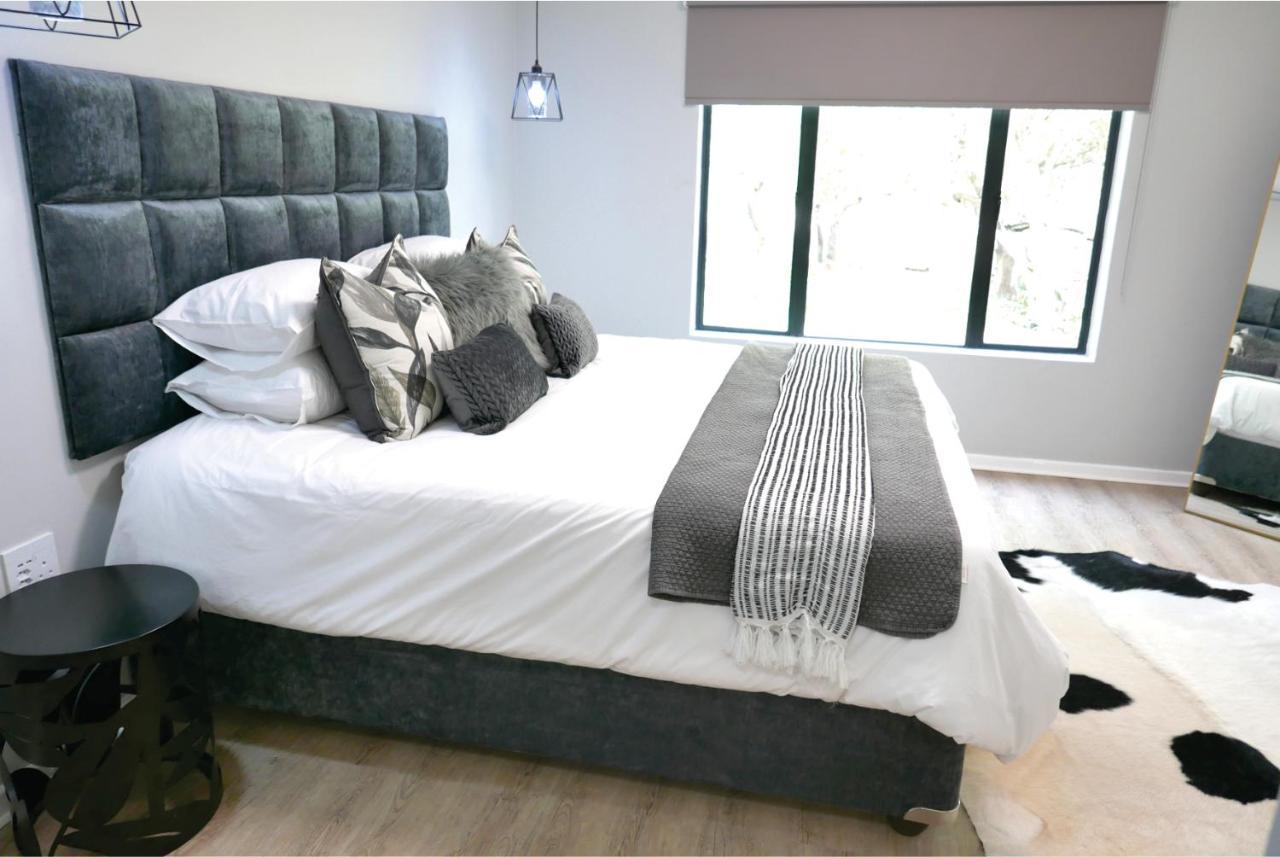 Waterside Cottages & Villas - Self Catering 가보로네 외부 사진