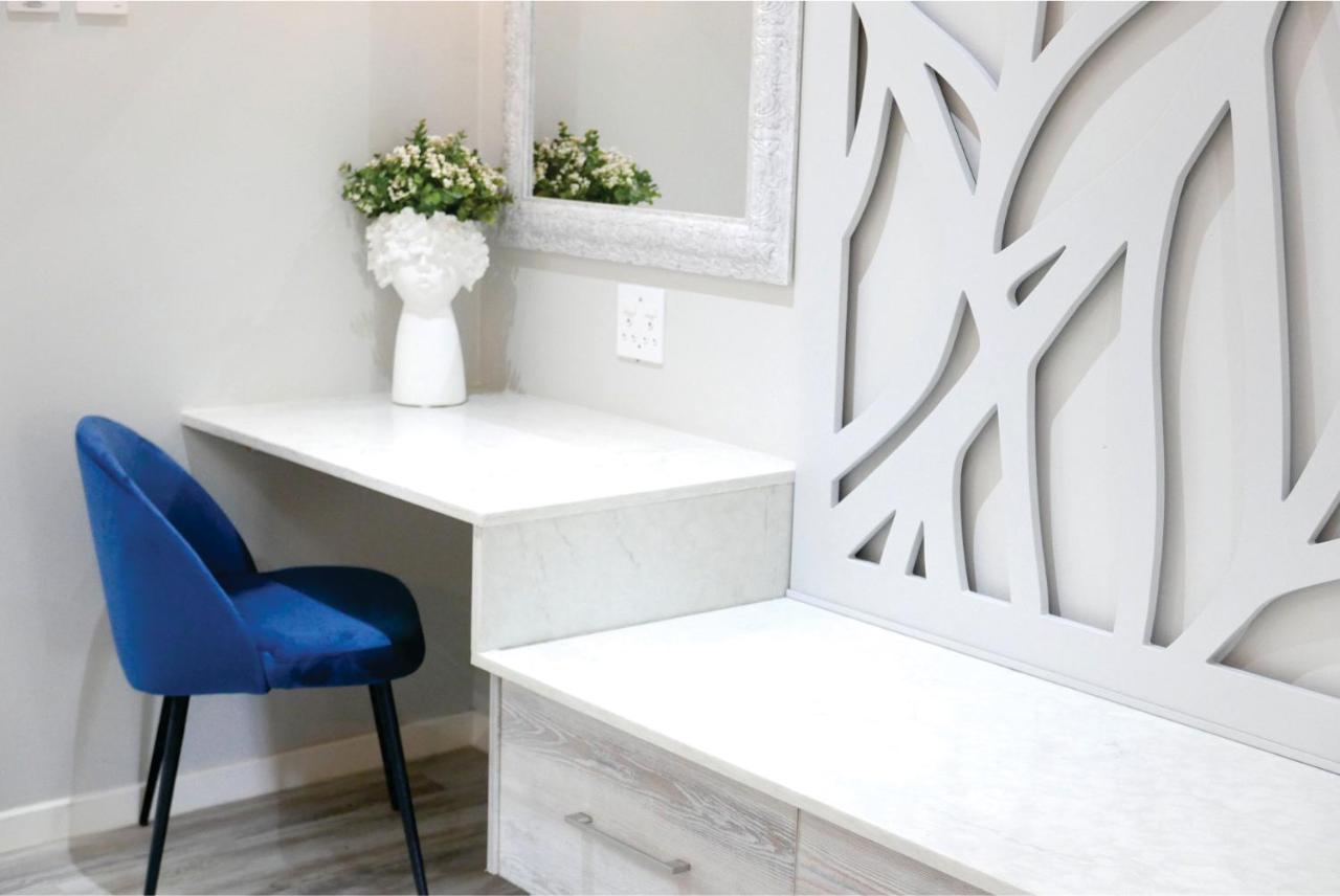 Waterside Cottages & Villas - Self Catering 가보로네 외부 사진